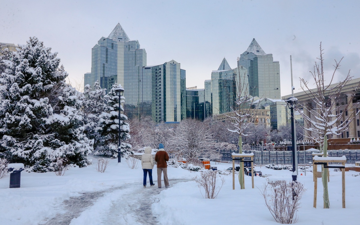 Когда-город-замедляется:-снежный-Алматы-в-объективе-фотокорреспондента
