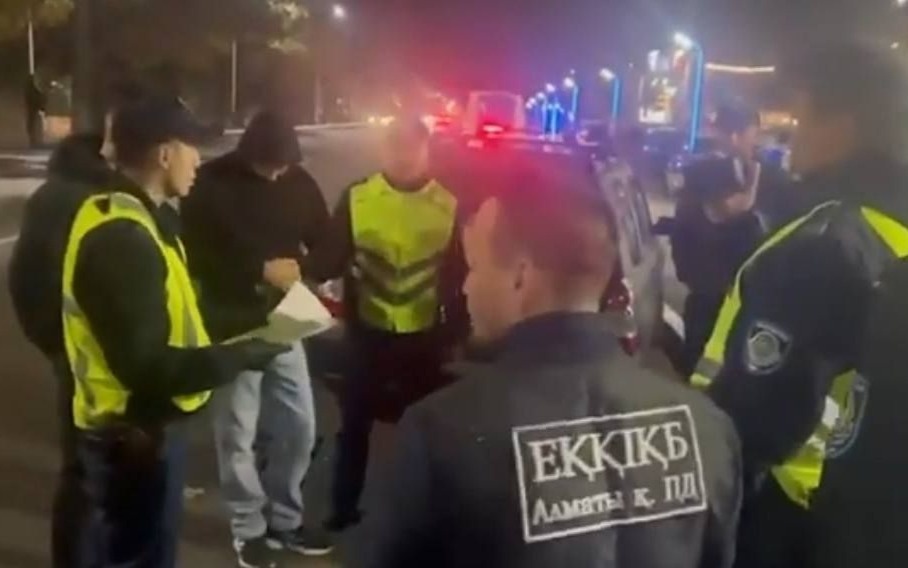 Наркосеть-раскрыли-в-Алматы:-задержаны-фасовщик,-курьер-и-организатор-склада