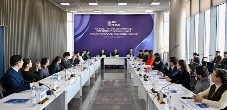 Проект-национального-доклада-«Молодежь-Казахстана-–-2025»-представили-в-Астане