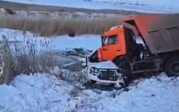 Два-человека-погибли-в-столкновении-с-КамАЗом-в-Павлодарской-области
