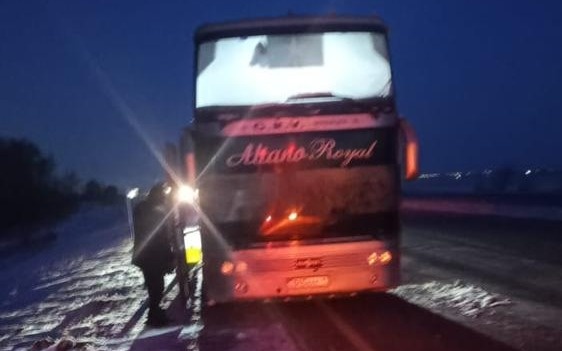 21-пассажира-эвакуировали-из-сломавшегося-автобуса-на-трассе-в-Акмолинской-области