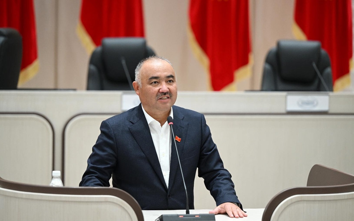 Кто-стал-спикером-парламента-Кыргызстана