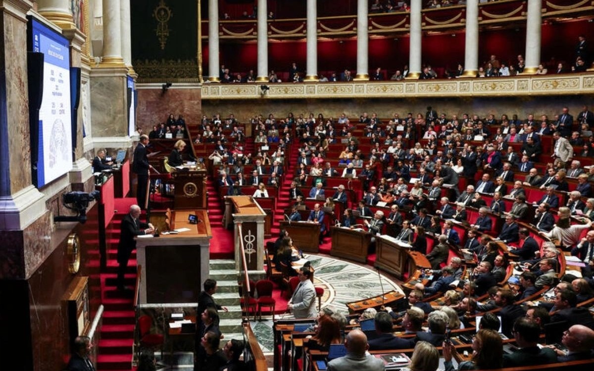 Парламент-Франции-выступил-за-приостановку-пенсионной-реформы
