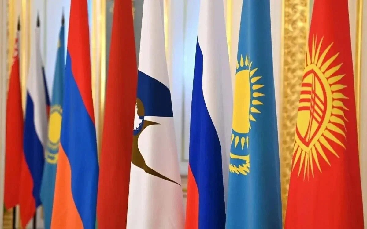 Президент-посетит-Санкт-Петербург-для-участия-в-саммитах-ЕАЭС-и-СНГ