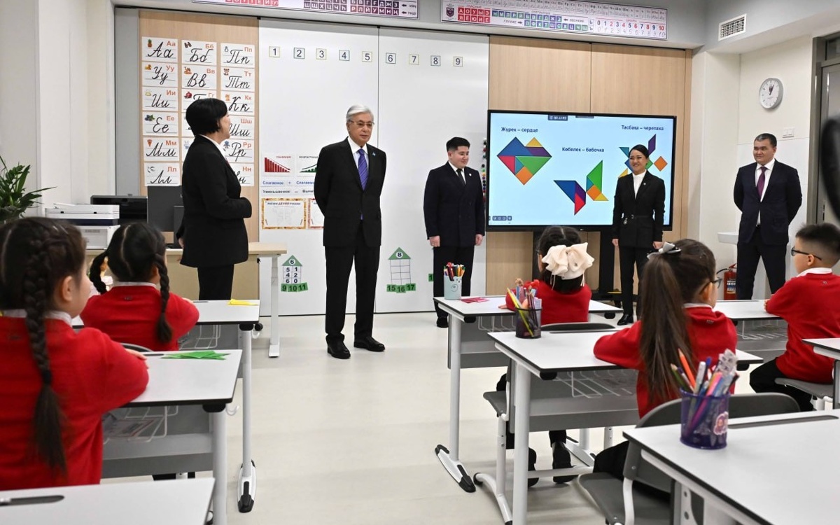 Президент-посетил-школу-new-generation-school-astana