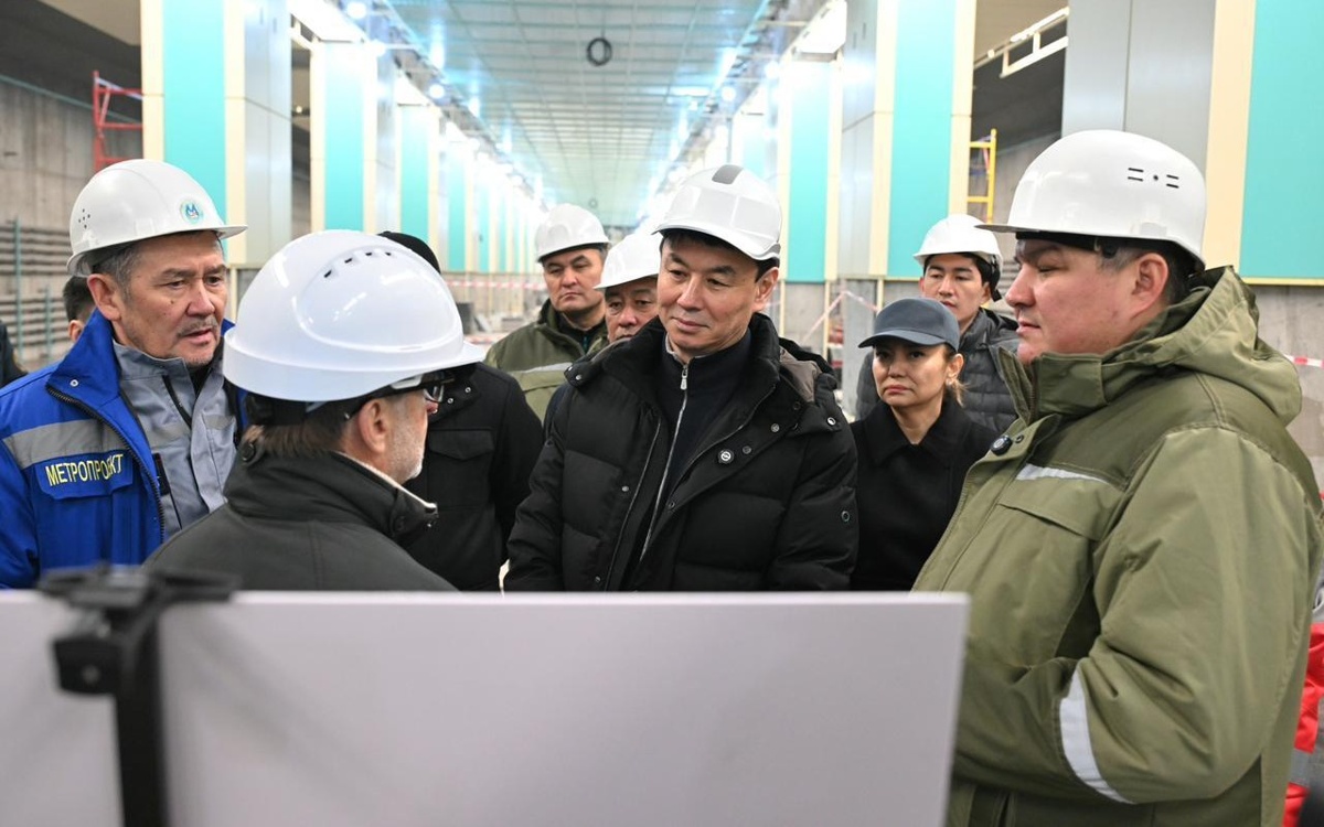 Дархан-Сатыбалды-ознакомился-с-ходом-строительства-новой-станции-метро-«Калкаман»