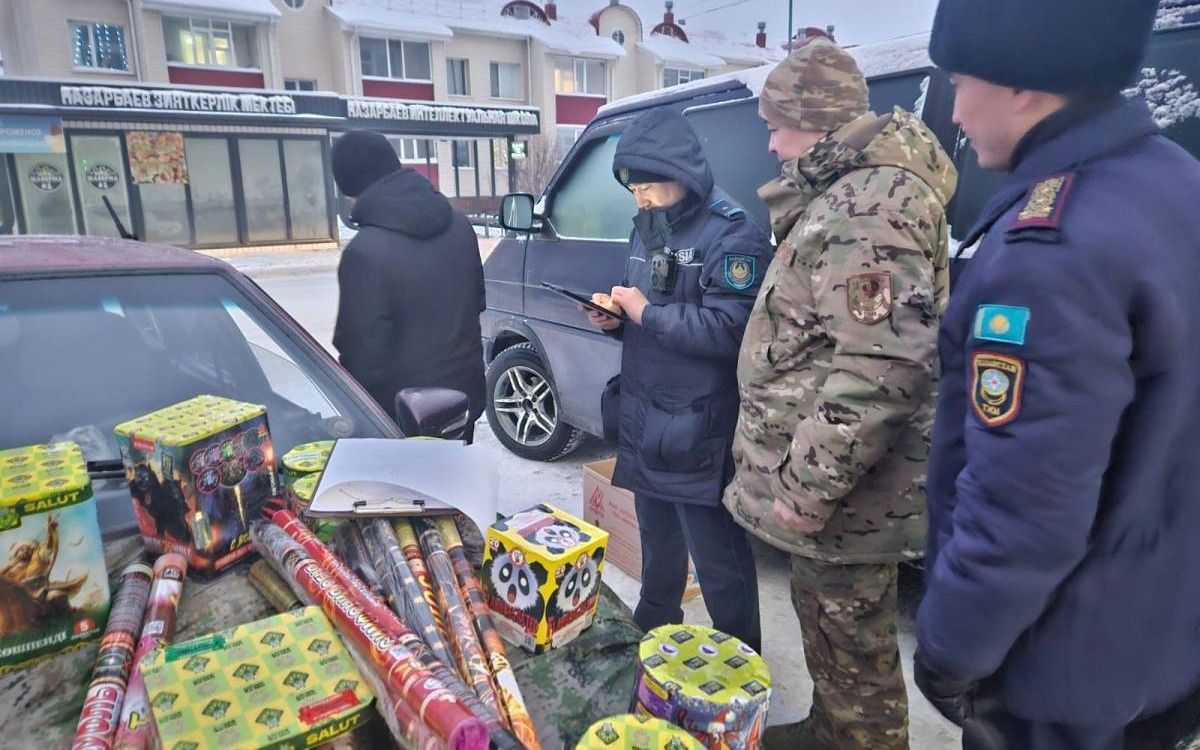 Почти-шесть-тысяч-потенциально-опасных-фейерверков-изъяли-в-СКО