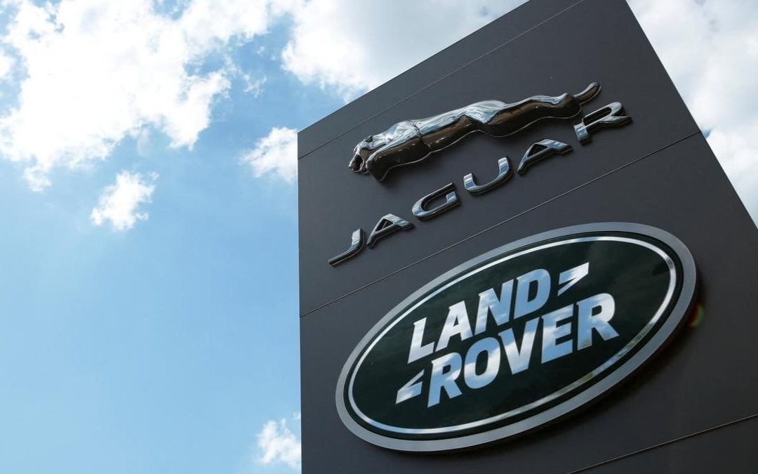 Продажи-jaguar-land-rover-резко-упали-на-фоне-тарифов-США-и-кибератак