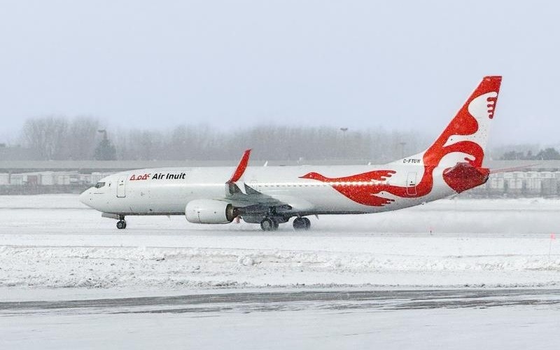 В-Канаде-запустили-первый-в-мире-boeing-737-800ng-в-пассажирско-грузовой-конфигурации