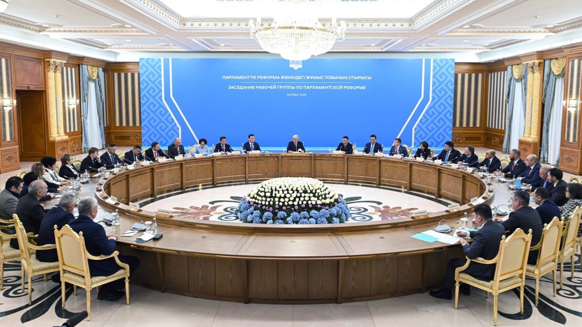 Глава-государства-обсудил-с-рабочей-группой-ключевые-подходы-к-конституционной-реформе