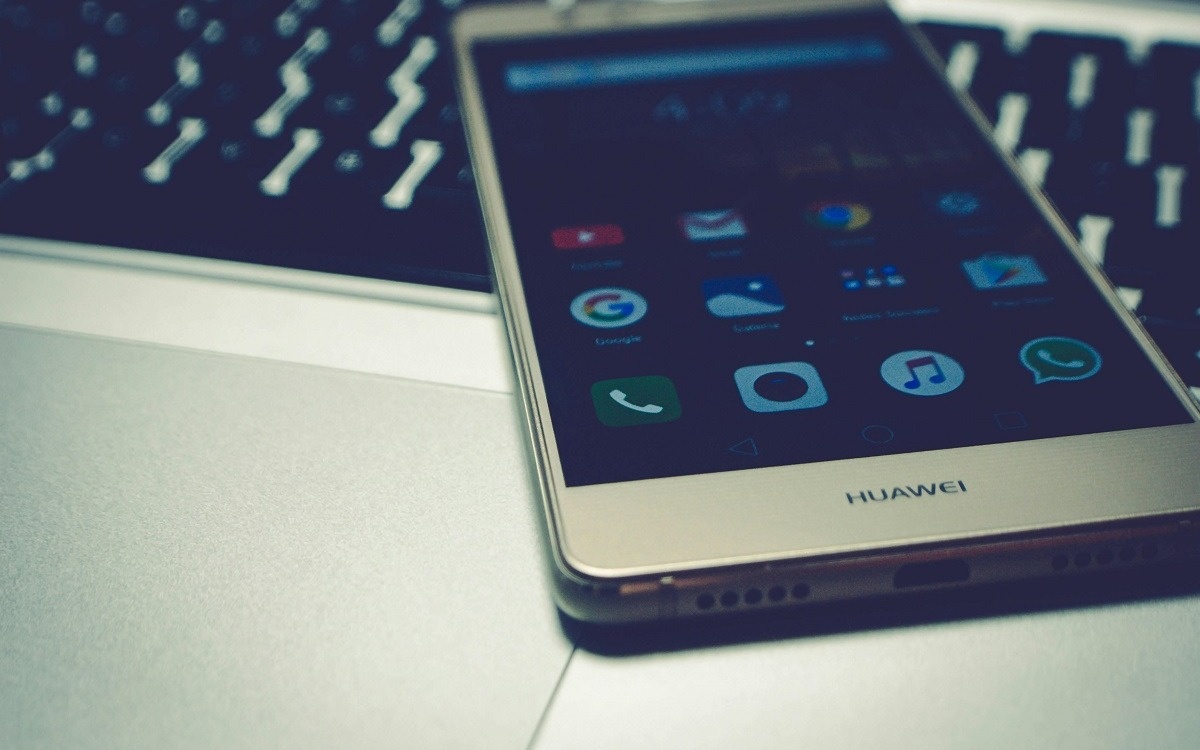 ЕС-готовит-запрет-на-оборудование-huawei-и-zte-в-мобильных-сетях