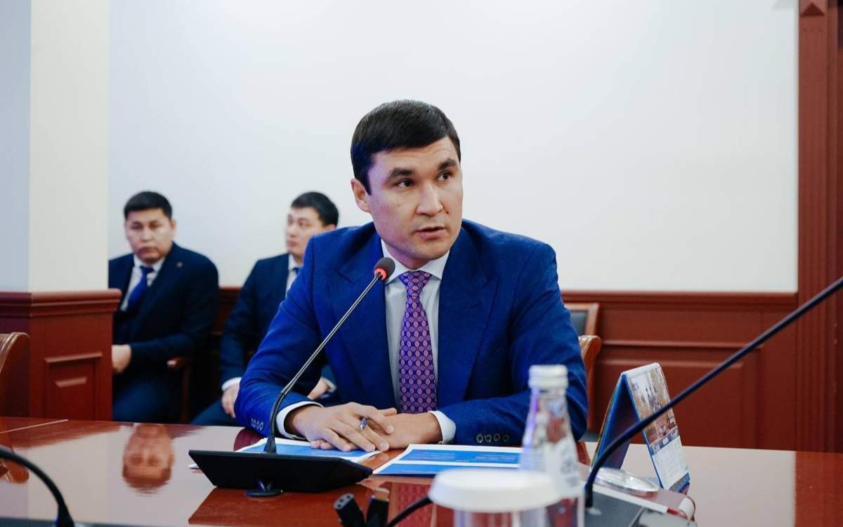 Агентство-по-делам-госслужбы-даст-оценку-конфликту-между-Сапиевым-и-его-заместителем