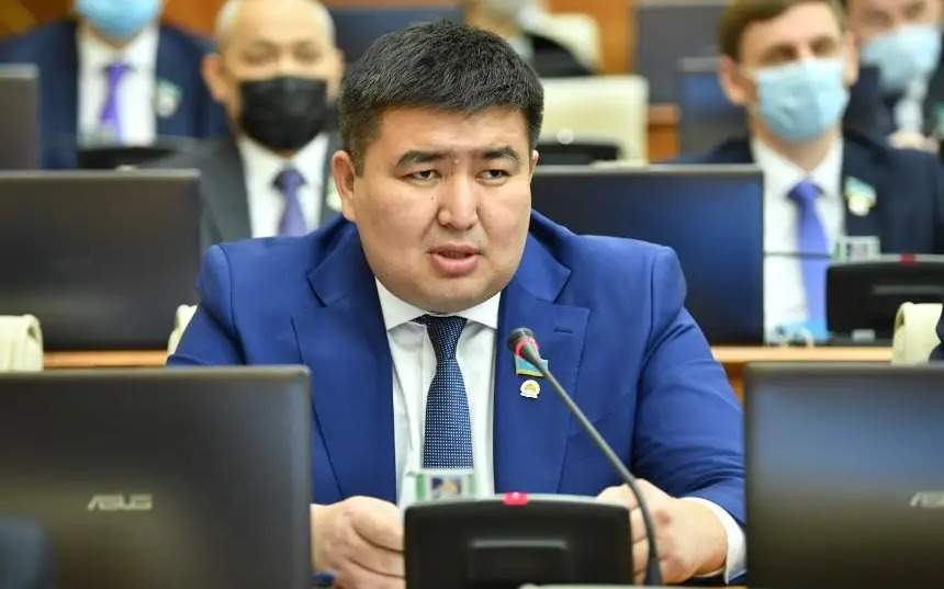 Семья-и-брак-—-незыблемая-основа-государства-—-депутат-Мажилиса