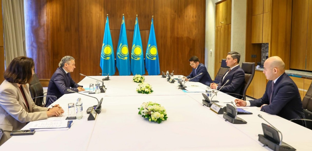 Премьер-министр-РК-встретился-с-главами-иностранных-компаний