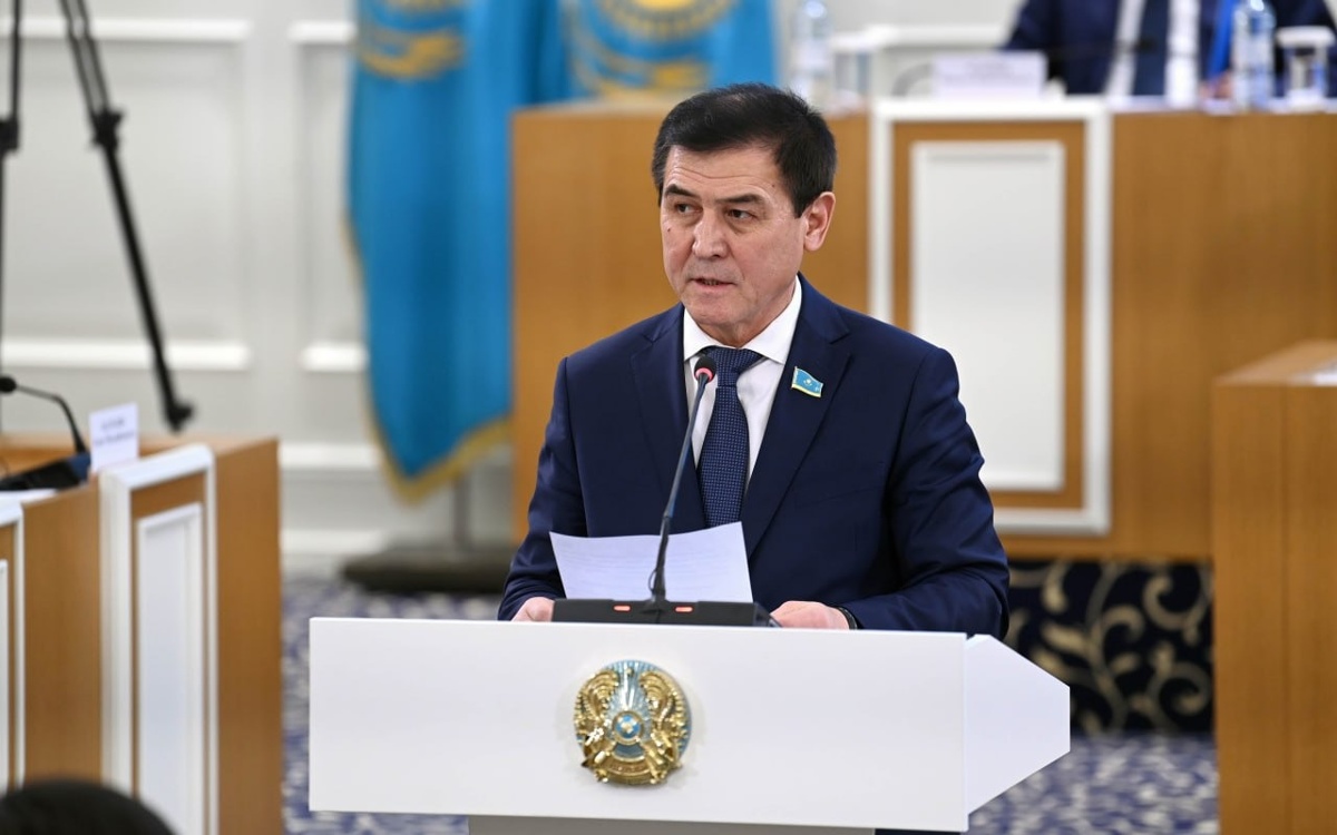 Сенатор-предложил-уточнить-принципы-мирной-внешней-политики-в-Конституции