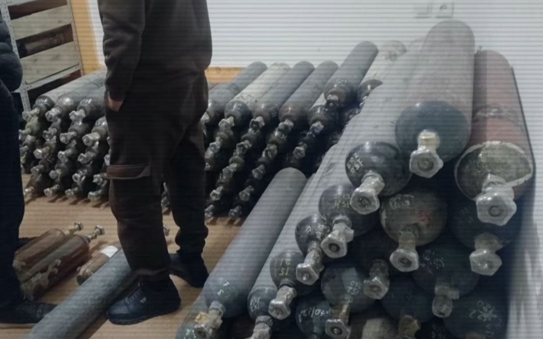 Склад-с-сотнями-баллонов-«веселящего-газа»-накрыли-в-Шымкенте