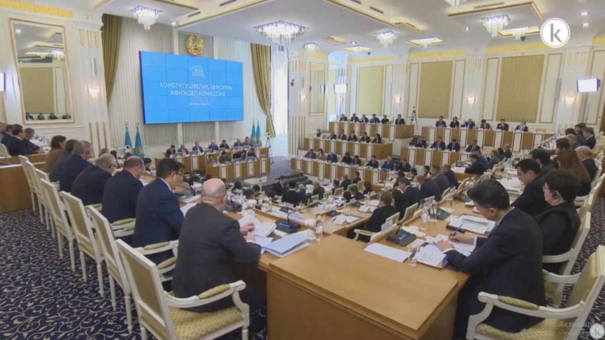 Штаб-для-разъяснения-проекта-новой-Конституции-предложили-создать-в-Казахстане