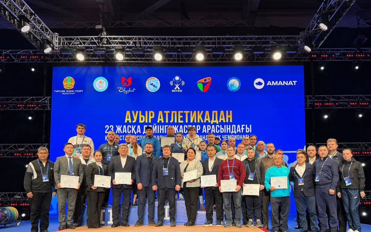 Чемпионат-Казахстана-по-тяжелой-атлетике-среди-молодежи-проходит-в-Шымкенте
