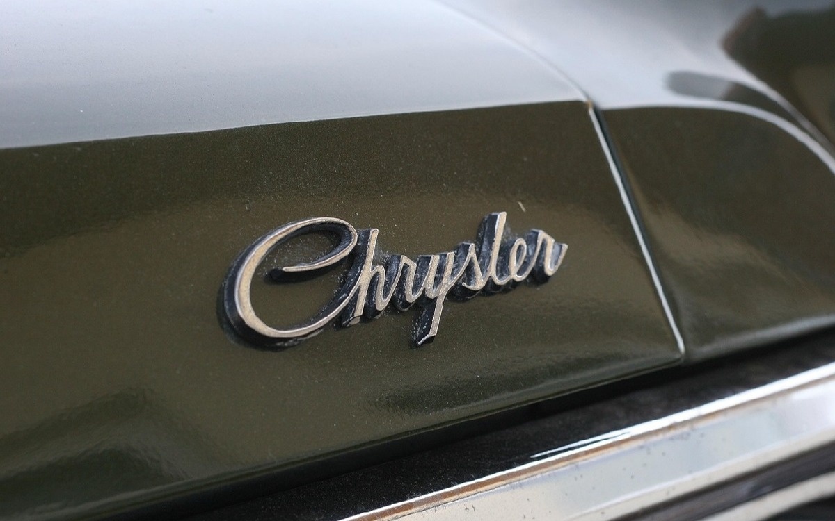 chrysler-отзывает-450-тысяч-автомобилей-из-за-проблем-с-тормозами-прицепа