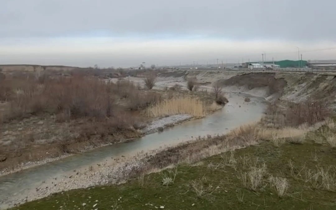 Водный-канал-может-затопить-дорогу-в-Туркестанской-области