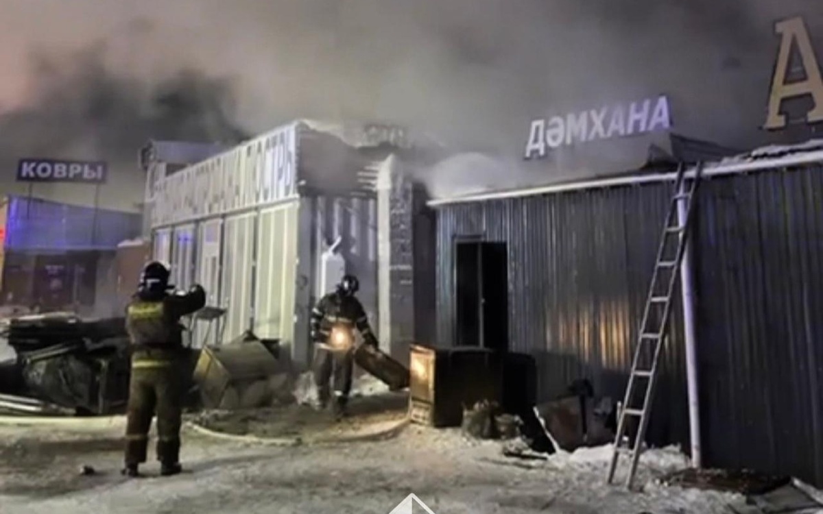 Столичные-спасатели-ликвидировали-пожар-в-кафе