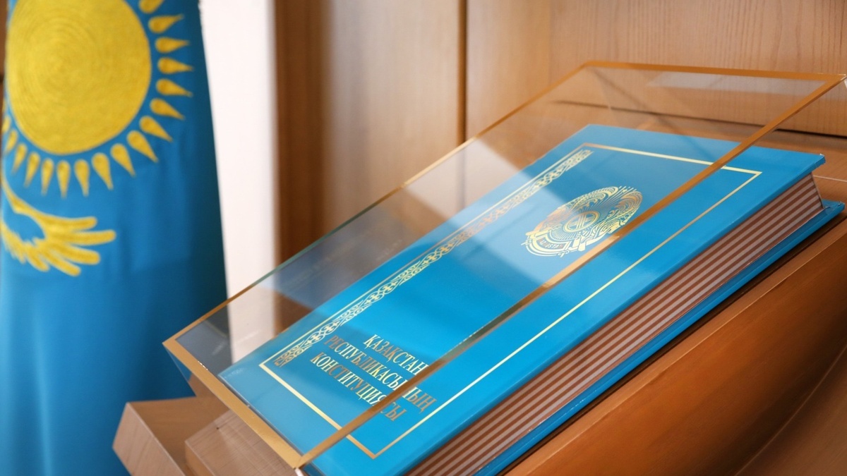Какие-редакционные-и-стилистические-правки-были-внесены-в-проект-новой-Конституции