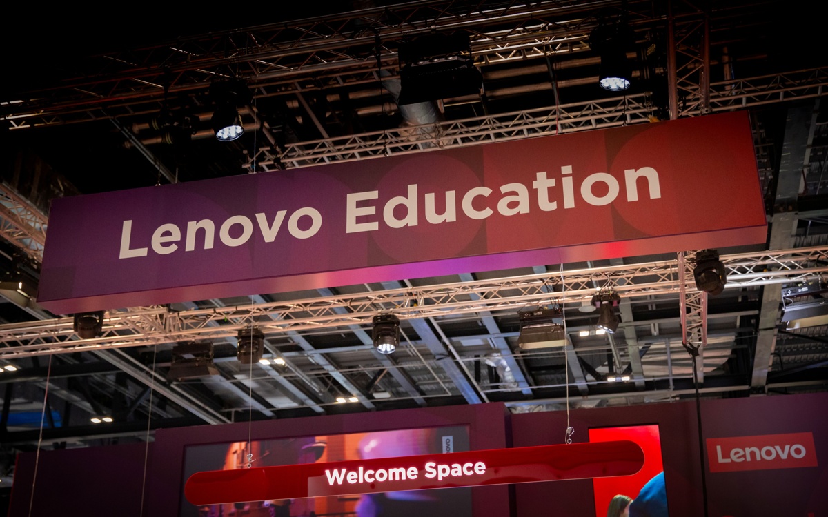 lenovo-и-представители-Казахстана-обсудили-внедрение-ИИ-в-образование-на-форуме-bett