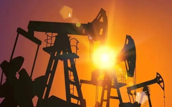Цена-на-нефть-упала-на-15%:-brent-стоит-83-доллара-за-баррель