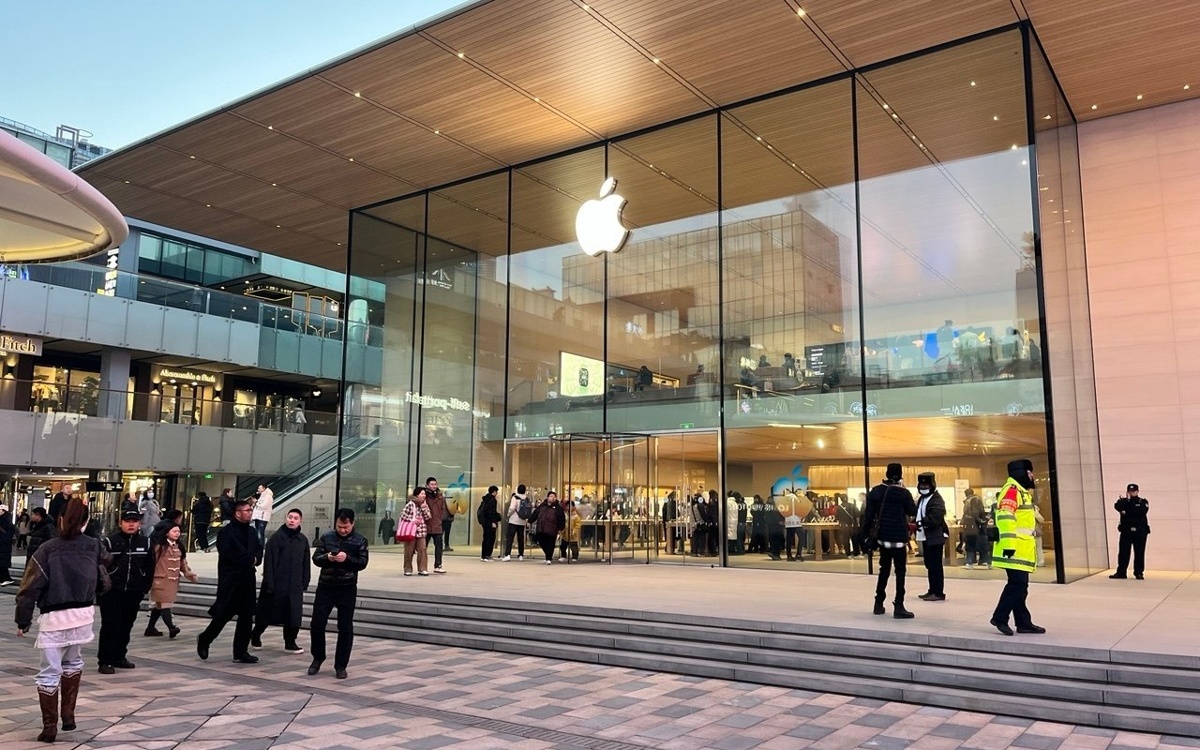 Корпорация-apple-снижает-комиссии-в-Китае