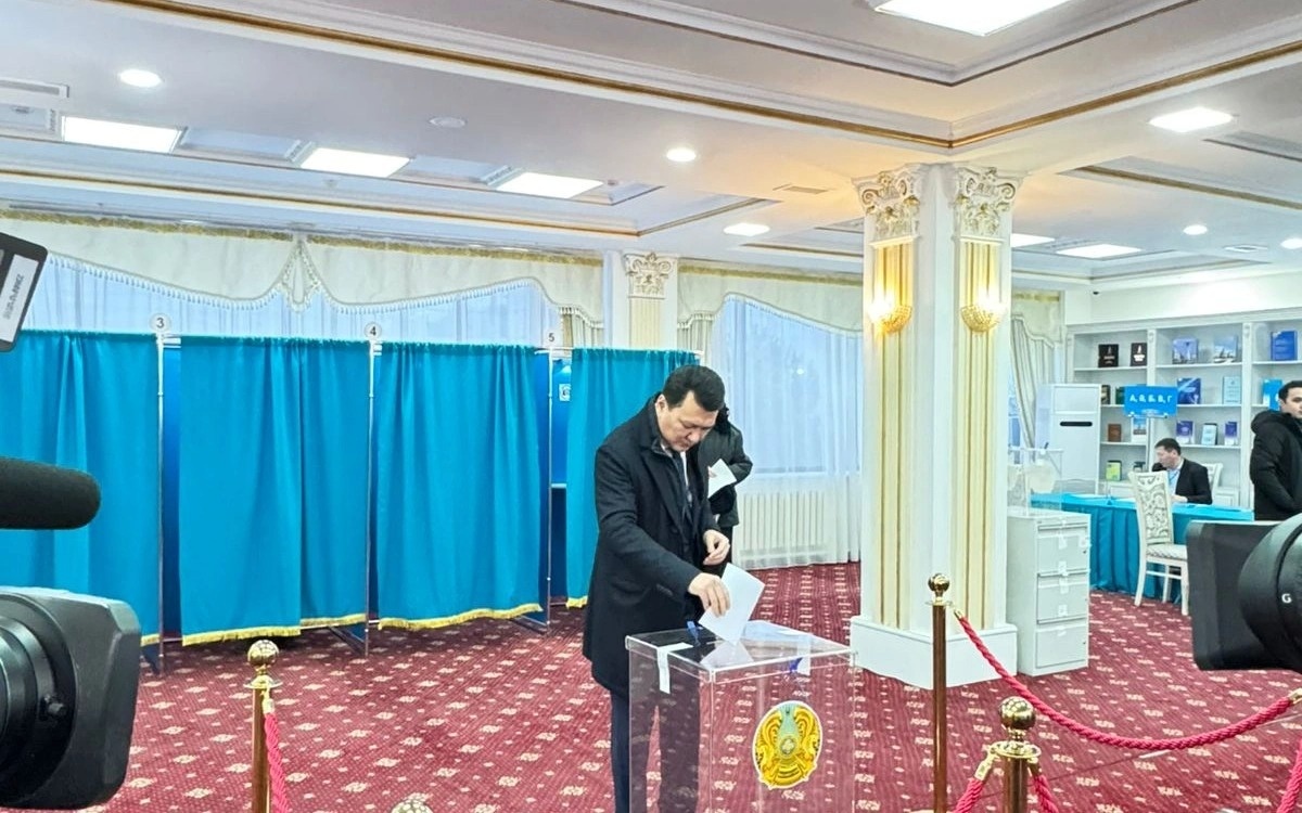 Казахстанцы-принимают-решение-о-выборе-будущего-страны-–-Ерлан-Карин