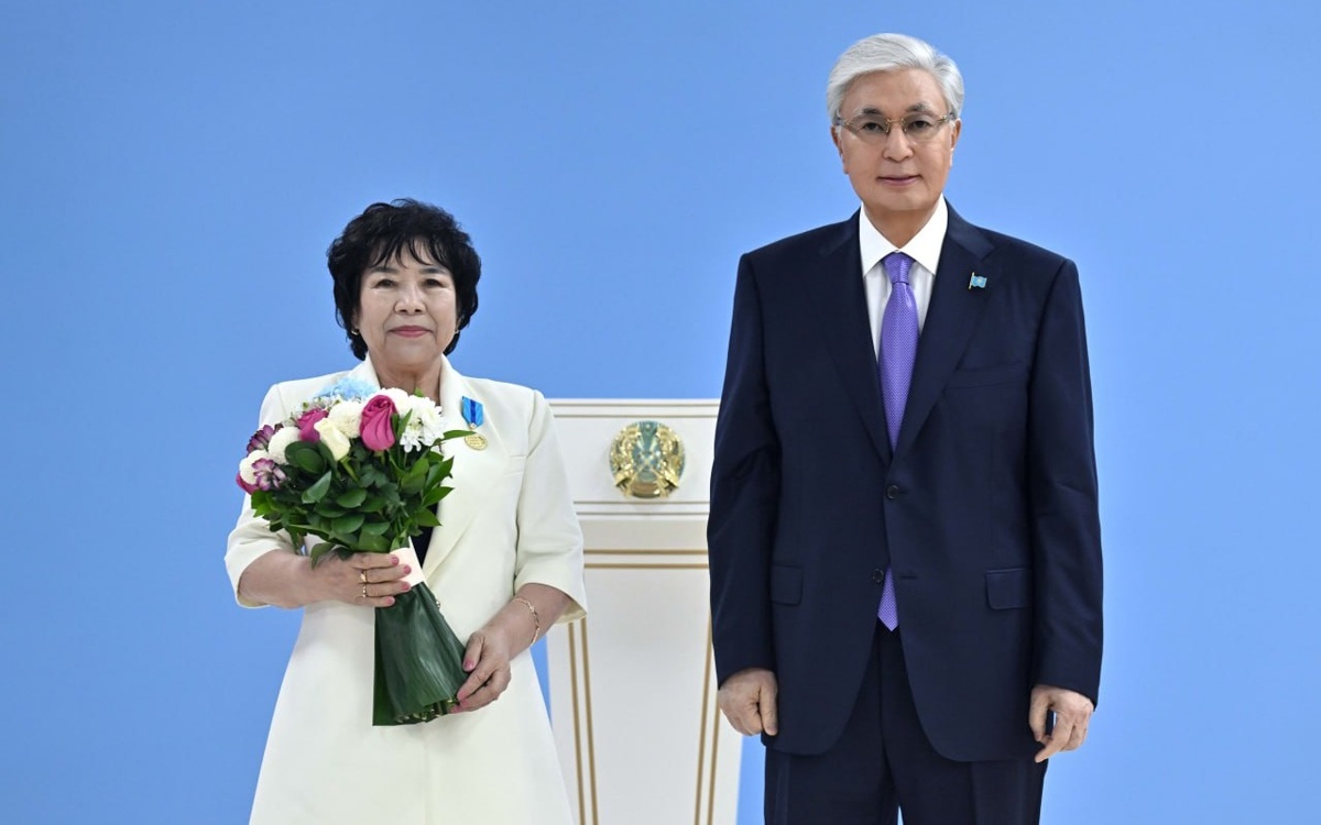 Президент-Казахстана-вручил-госнаграды-за-вклад-в-развитие-страны
