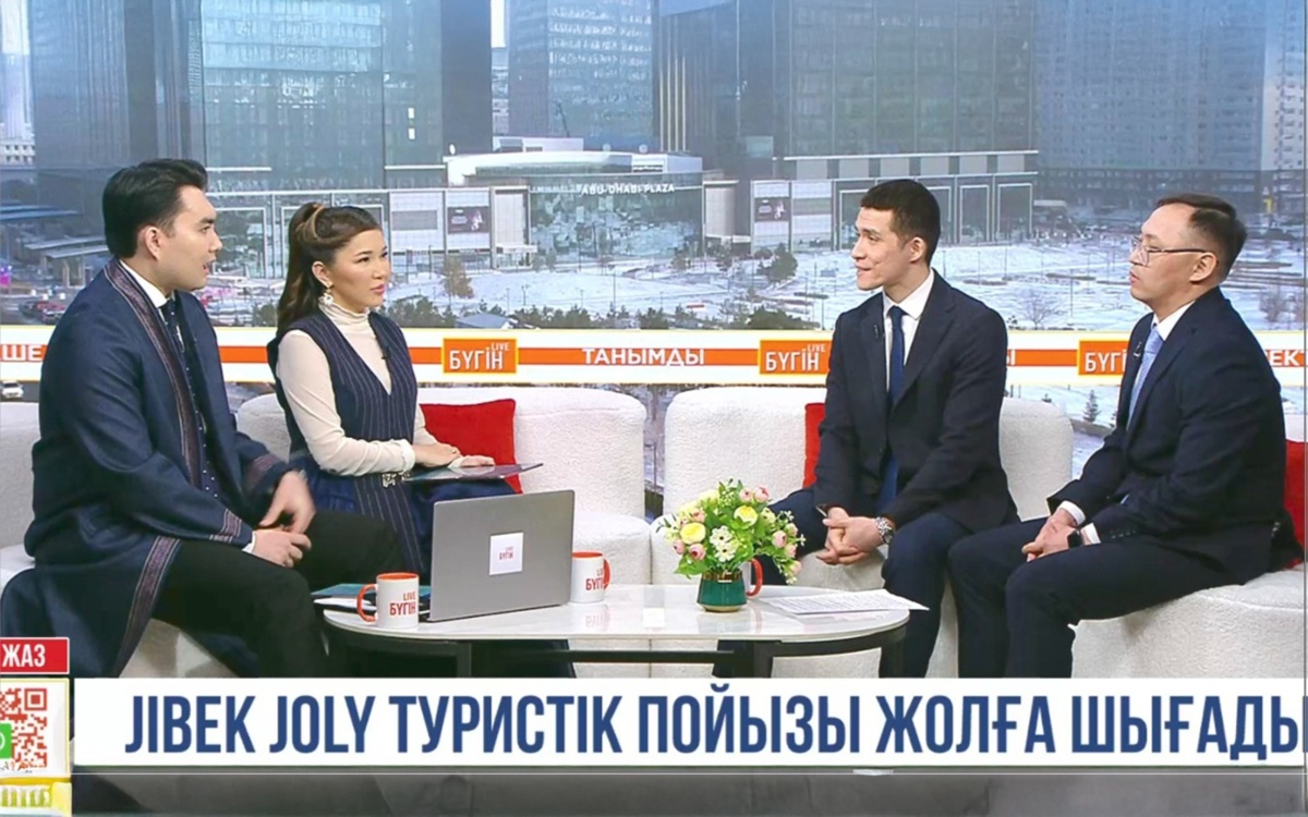 Туристический-поезд-jibek-joly-отправляется-в-путь-по-трем-странам