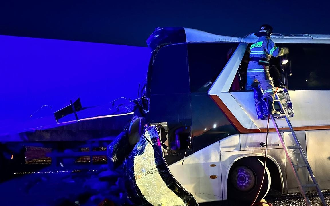 Автобус-врезался-в-грузовик-под-Балхашом:-есть-погибший