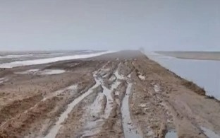 Талая-вода-разрушила-дорогу-в-ЗКО,-отрезав-село-от-магистралей