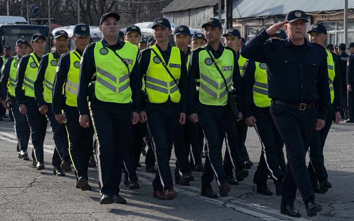 Полиция-Алматы-работает-в-усиленном-режиме:-на-помощь-прибыли-силы-из-Астаны-и-трех-областей