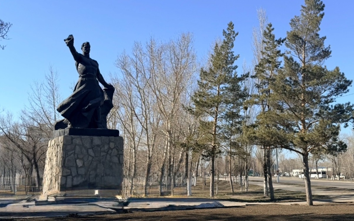 Один-из-символов-Рудного:-история-памятника-«Горняк»