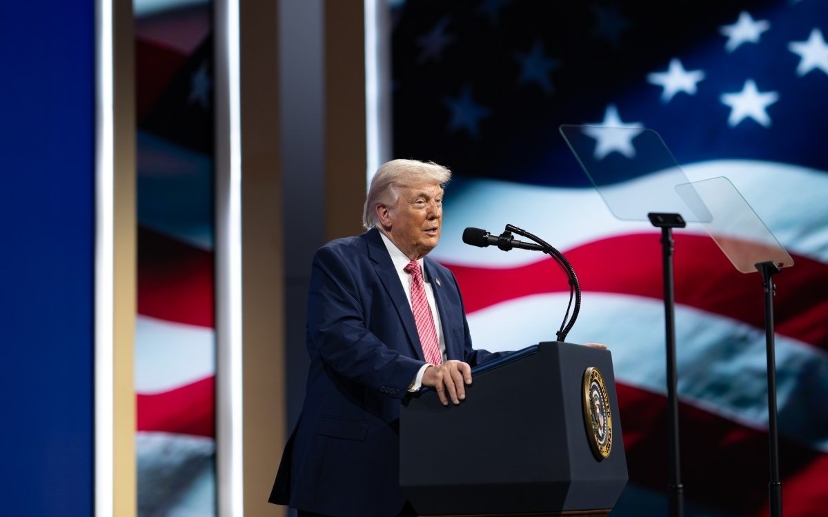Трамп-пригрозил-тюремным-сроком-за-утечку-данных-о-спасении-пилота-в-Иране