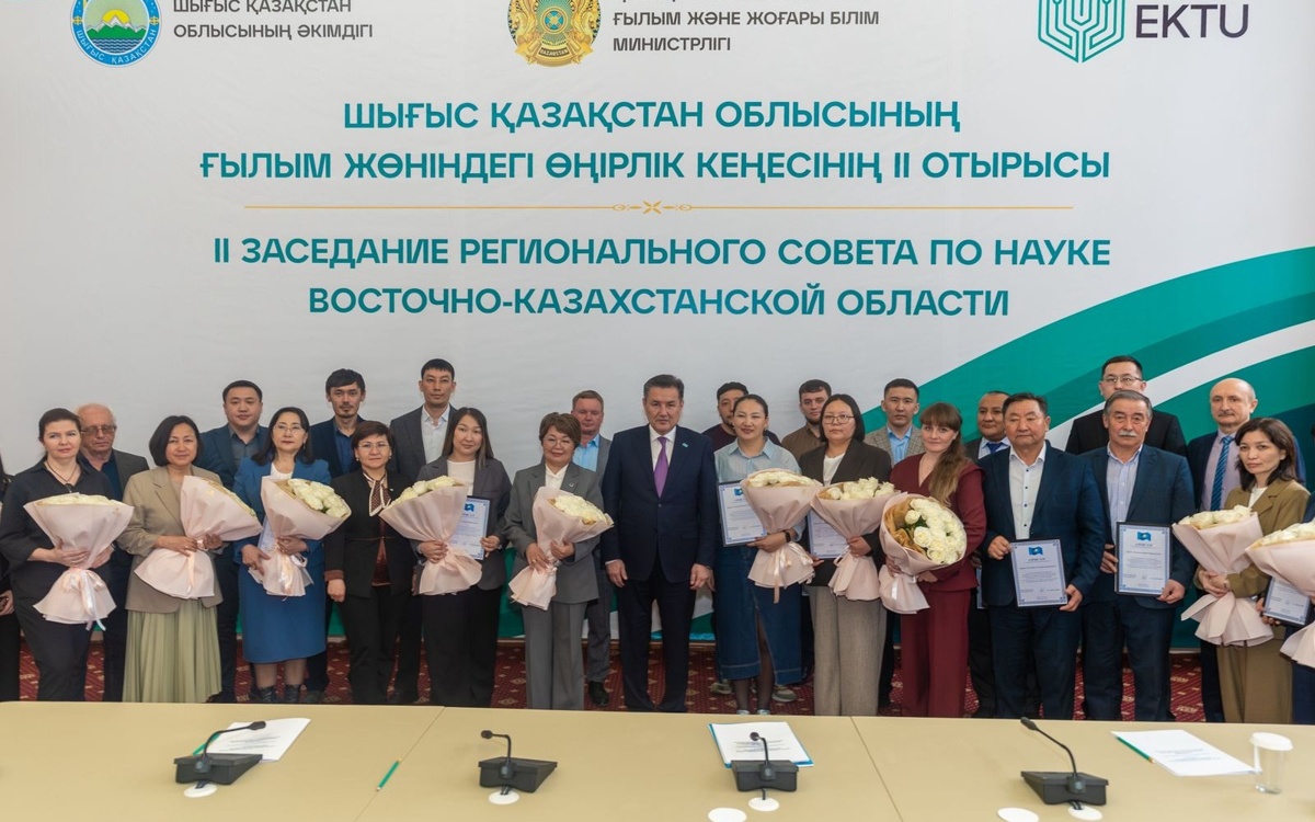 Аким-ВКО-оценил-разработки-ученых-и-возможности-беспилотных-автомобилей