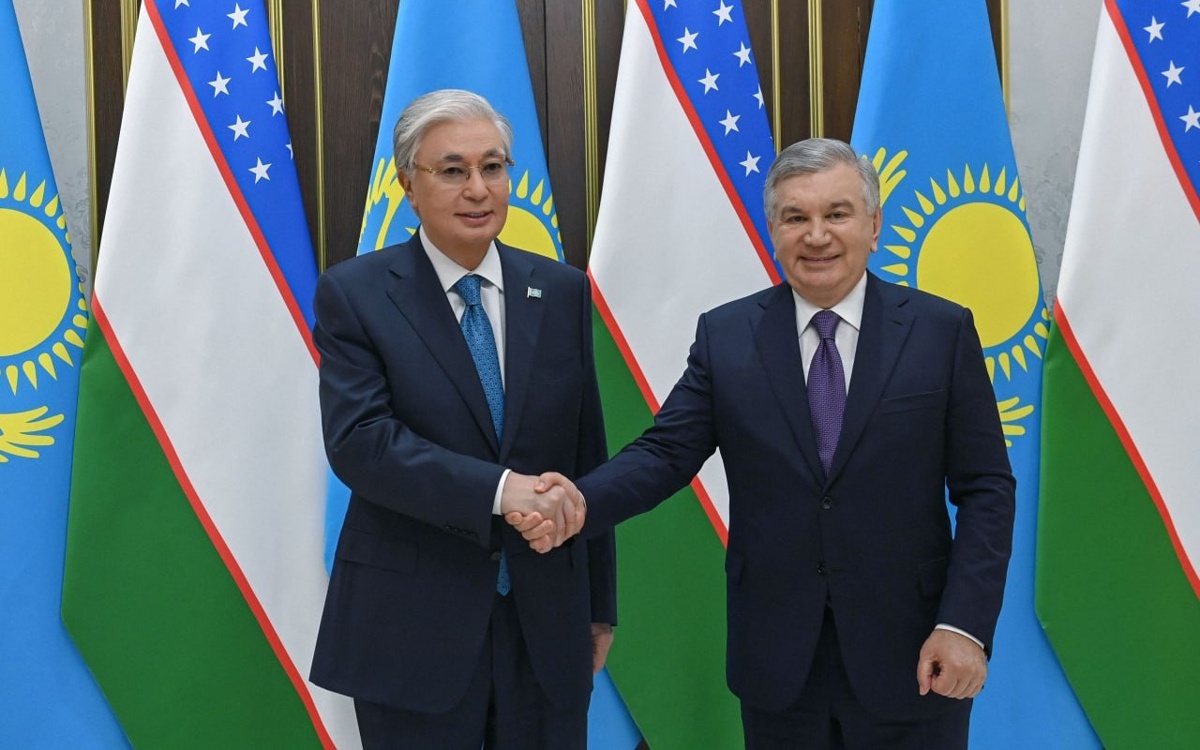 О-чем-говорили-Токаев-и-Мирзиёев-на-неформальной-встрече-в-Бухаре