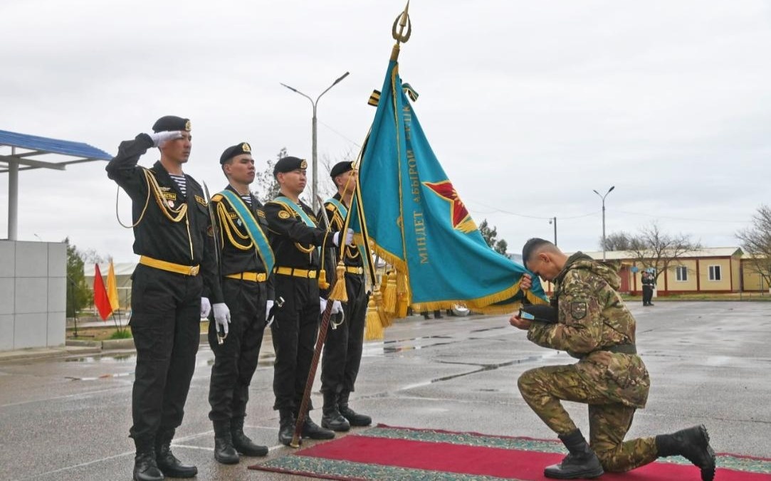 Более-600-морских-пехотинцев-в-Актау-завершили-срочную-службу