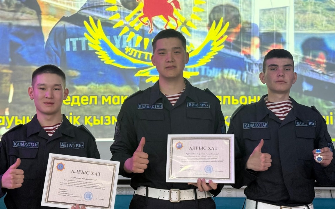 Военнослужащих-Нацгвардии-наградили-за-предотвращение-ЧП-с-ребенком-в-Семее