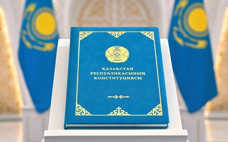 Конституцию-Казахстана-представили-в-шрифте-Брайля-и-в-аудиоверсии