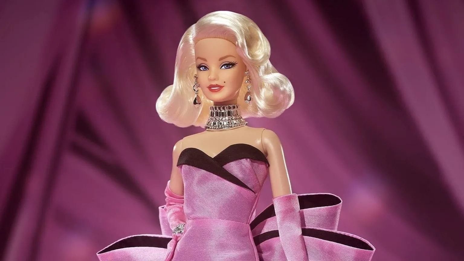 Mattel представил Барби в образе Мэрилин Монро