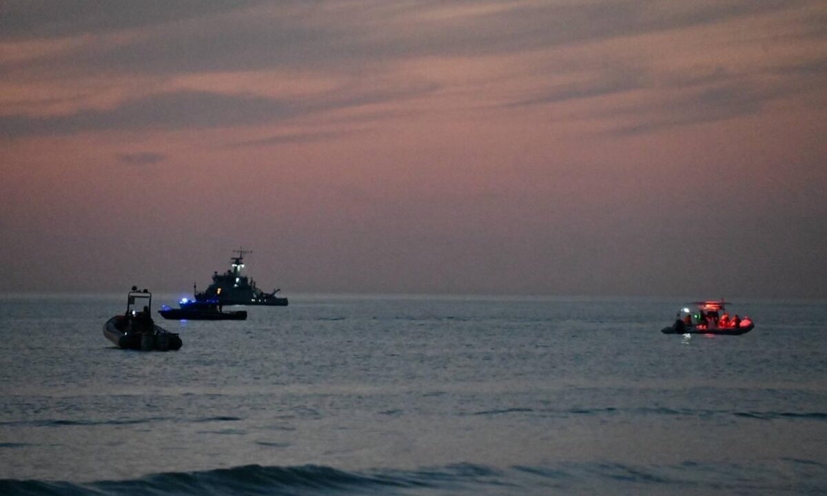 Поисково-спасательная операция в Каспийском море после ЧП на учениях в Мангистауской области