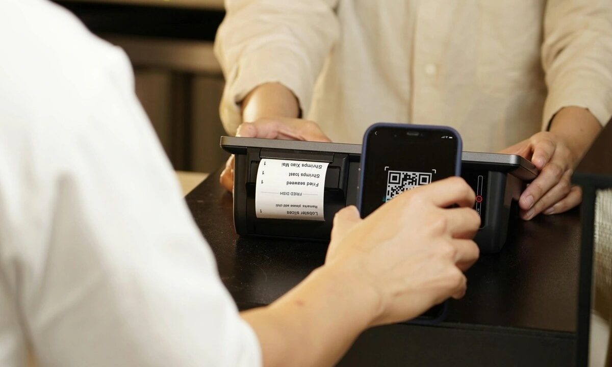 Оплата покупки по QR-коду через банковское приложение