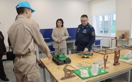 В школах Павлодара открыли классы НВП с дронами