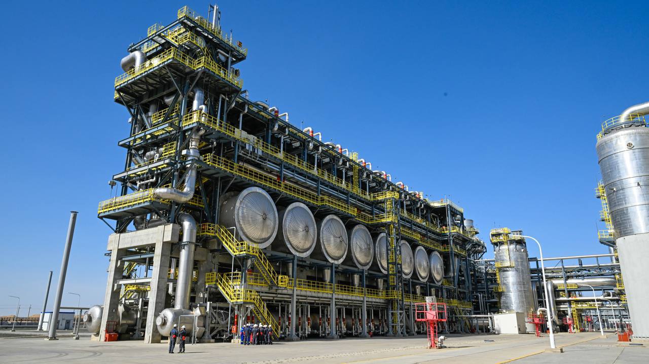 Производственный комплекс ТОО Kazakhstan Petrochemical Industries в Атырауской области
