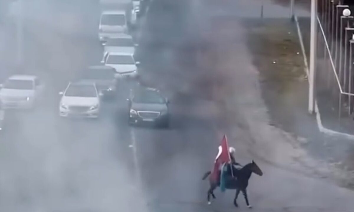 Автомобиль в заносе на дороге — в Астане за дрифт арестовали водителя BMW