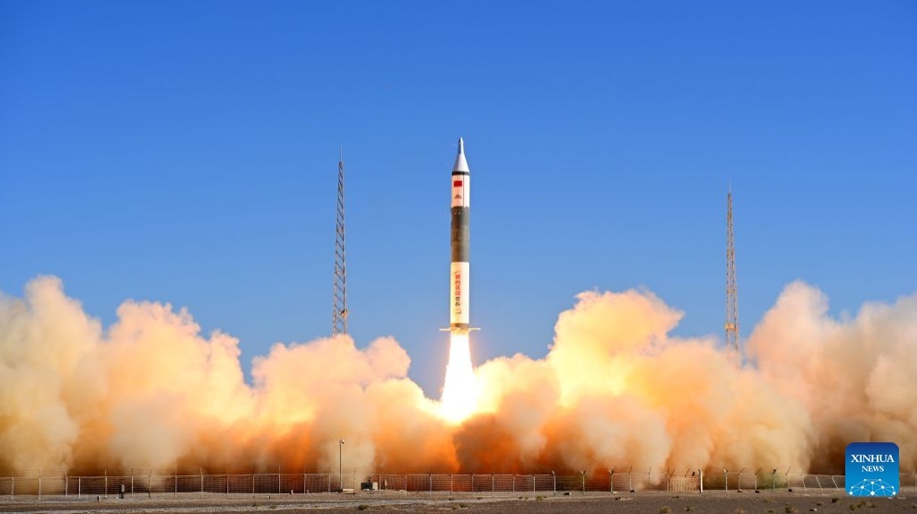 Старт ракеты-носителя «Куайчжоу-11» со спутниками «Тяньи-51» и «Тяньи-52» с космодрома Цзюцюань