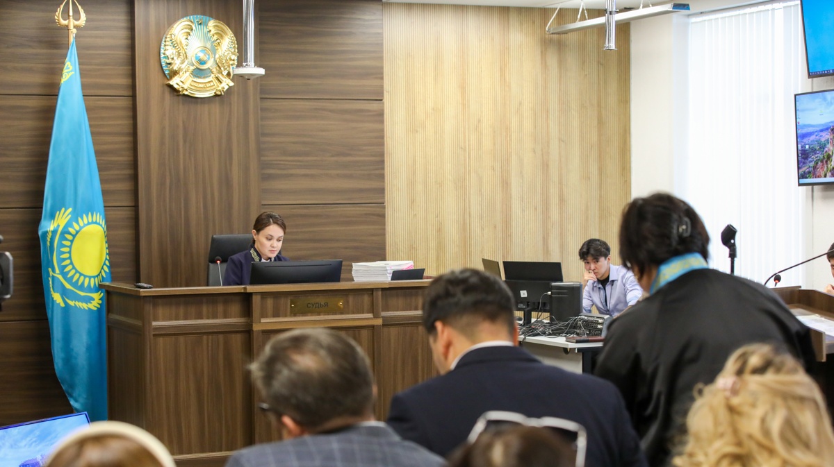 Судебный процесс в Астане по делу об обрушении фасада дома, при котором погибла фельдшер скорой помощи Улдана Мырзуан